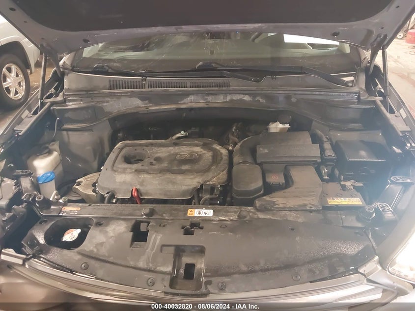 VIN 5XYZUDLB8HG421762 2017 HYUNDAI SANTA FE SPORT 2.4L