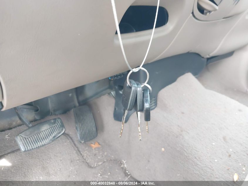 2002 Ford F-150 Lariat/Xlt VIN: 1FTRW07672KD93227 Lot: 40032848