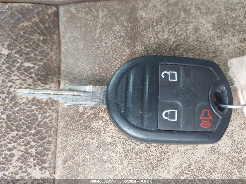 2011 Ford F-250 Lariat VIN: 1FT7W2BT6BEA66770 Lot: 40032851