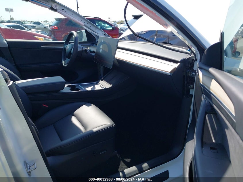 VIN 7SAYGDEE6PA075596 2023 TESLA MODEL Y