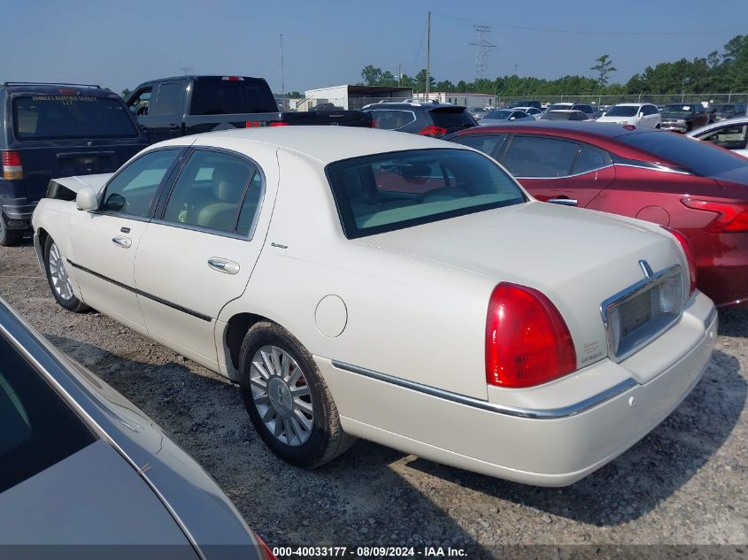 2003 Lincoln Town Car Signature VIN: 1LNHM82W83Y694462 Lot: 40033177