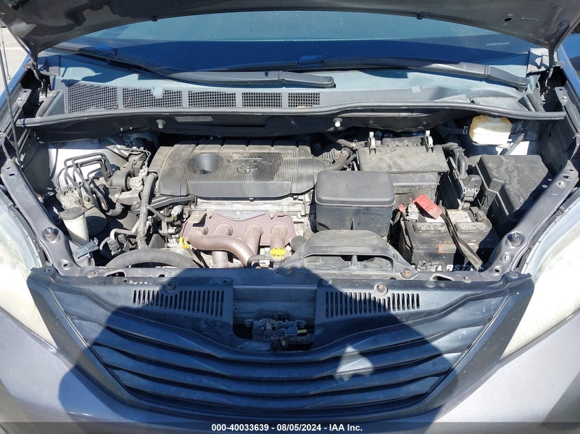 2011 Toyota Sienna VIN: 5TDKA3DC4BS004788 Lot: 40033639