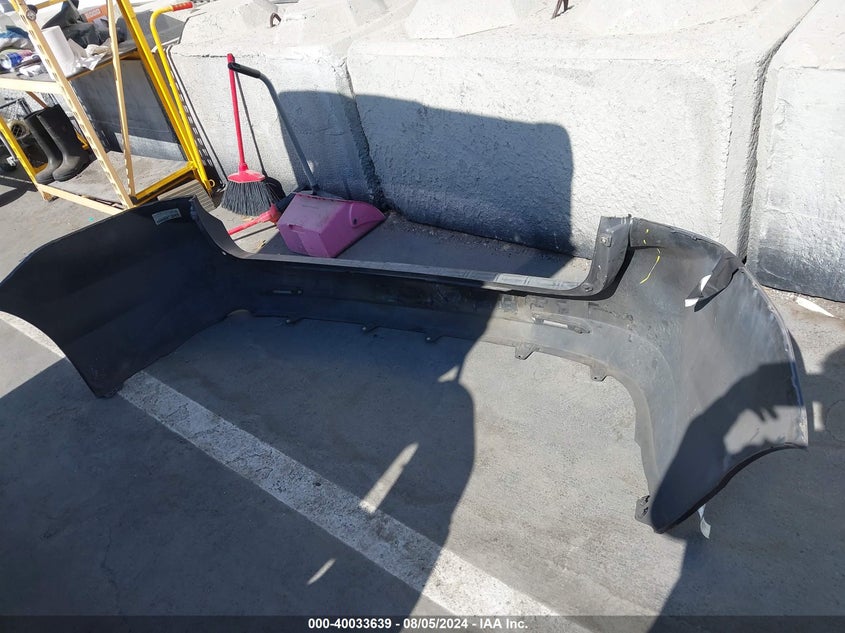 2011 Toyota Sienna VIN: 5TDKA3DC4BS004788 Lot: 40033639