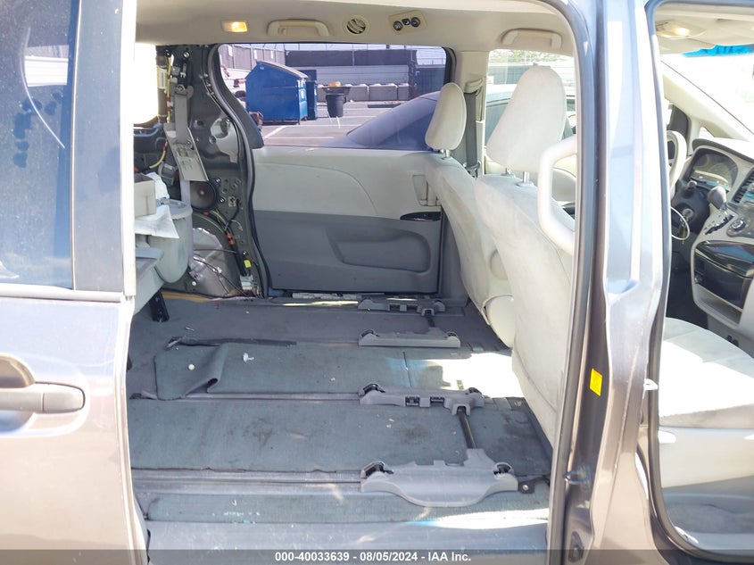 2011 Toyota Sienna VIN: 5TDKA3DC4BS004788 Lot: 40033639