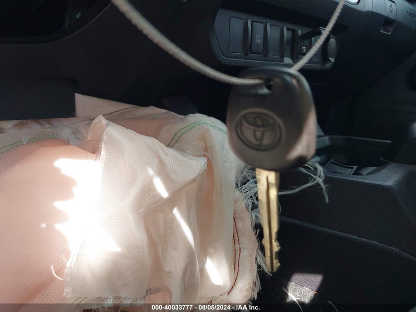 VIN 3TYRX5GN8NT055113 2022 TOYOTA TACOMA SR