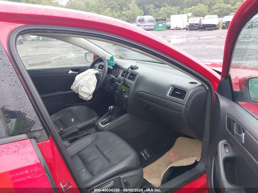 2014 VOLKSWAGEN JETTA 1.8T SE - 3VWD17AJ6EM409197