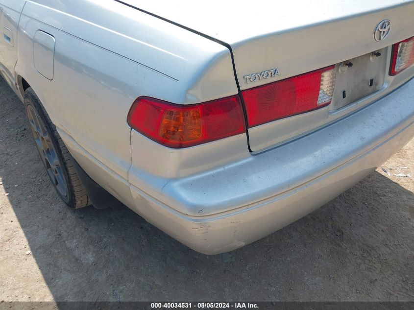 2000 Toyota Camry Le VIN: JT2BG22K7Y0500076 Lot: 40034531