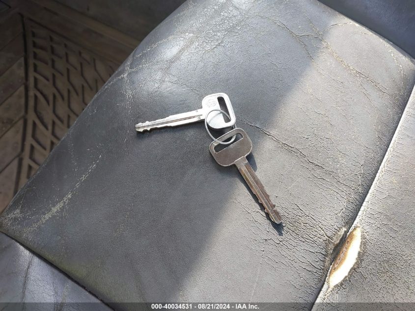 2000 Toyota Camry Le VIN: JT2BG22K7Y0500076 Lot: 40034531