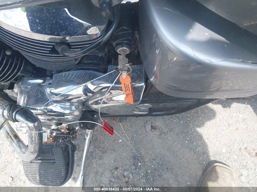 JH2RC44681K502952 2001 HONDA VT photo no. 11