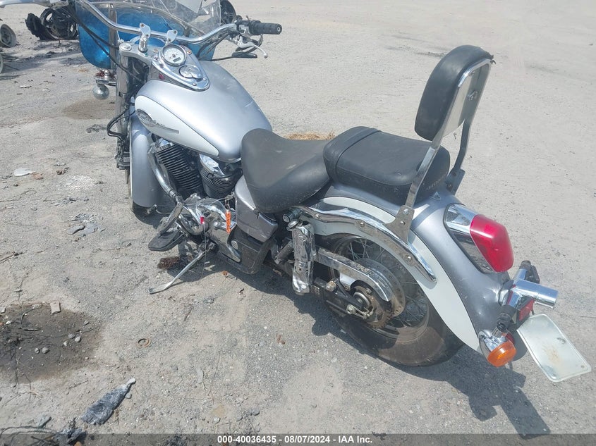 JH2RC44681K502952 2001 HONDA VT photo no. 3