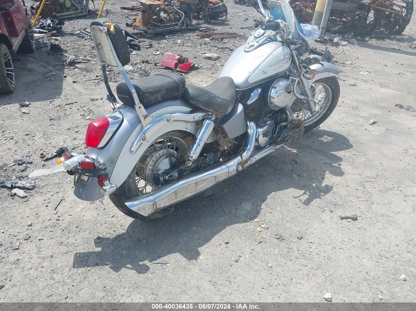 JH2RC44681K502952 2001 HONDA VT photo no. 4