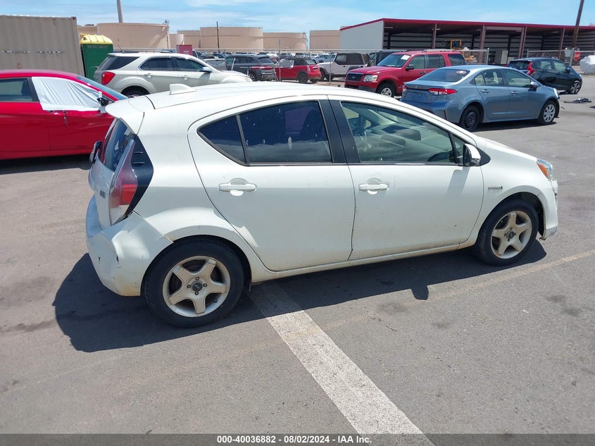 2015 Toyota Prius C One VIN: JTDKDTB39F1586674 Lot: 40036882