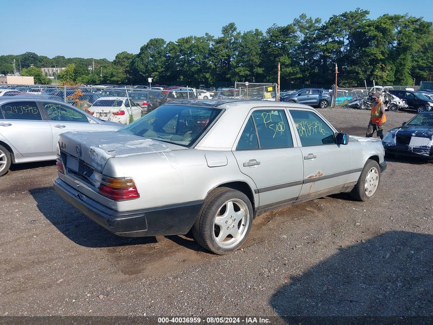 WDBEB33D6HA382779 1987 MERCEDES-BENZ  photo no. 4