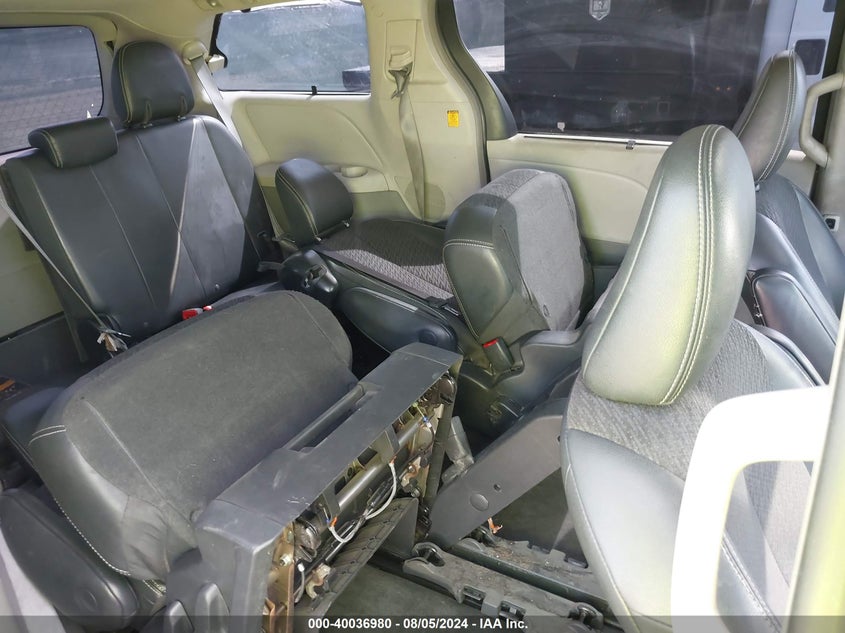 2012 Toyota Sienna Se 8 Passenger VIN: 5TDXK3DC6CS228195 Lot: 40036980