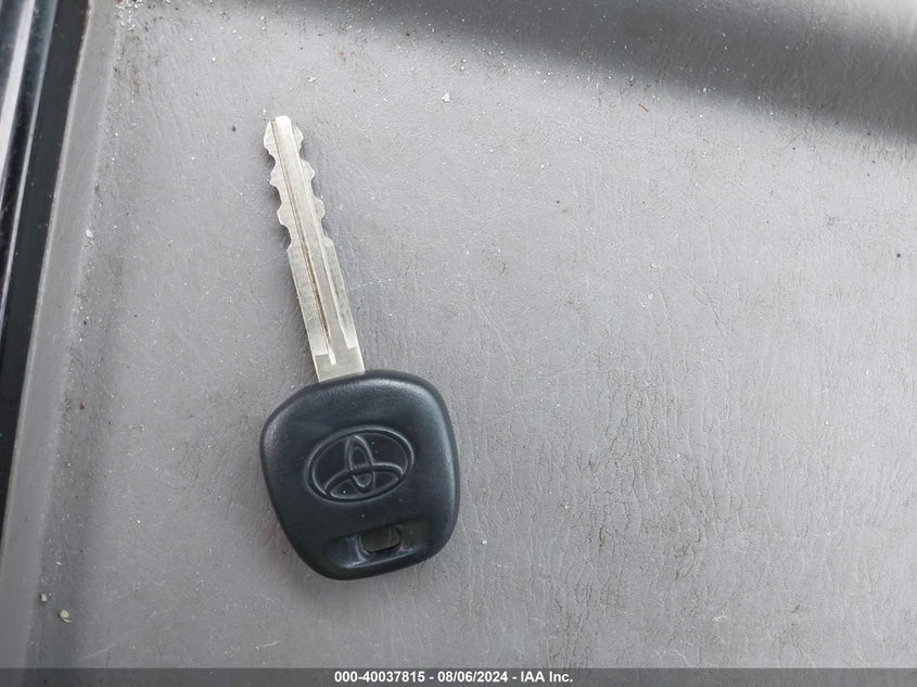 2004 Toyota Sienna Le VIN: 5TDZA23C24S211306 Lot: 40037815