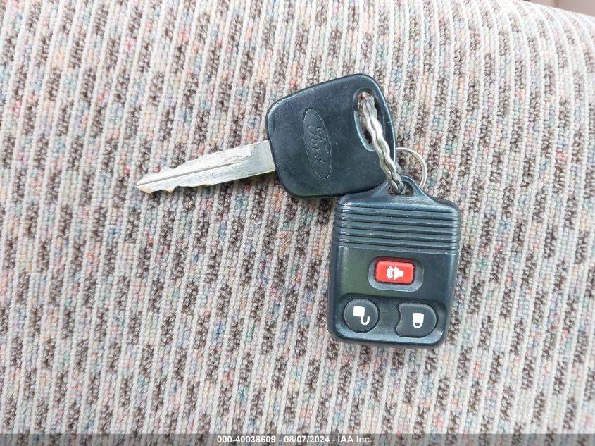 1998 Ford Expedition VIN: 1FMRU18W7WLC00905 Lot: 40038609