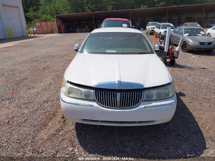 2001 Lincoln Town Car Signature VIN: 1LNHM82W71Y665144 Lot: 40038615