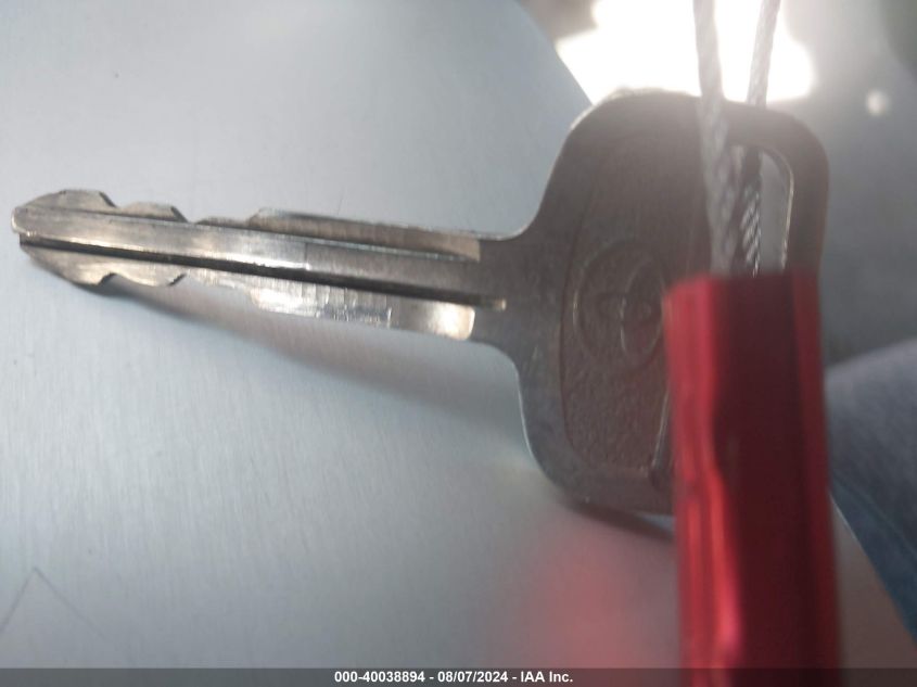 2000 Toyota Camry Ce/Le/Xle VIN: JT2BG22K9Y0480736 Lot: 40038894