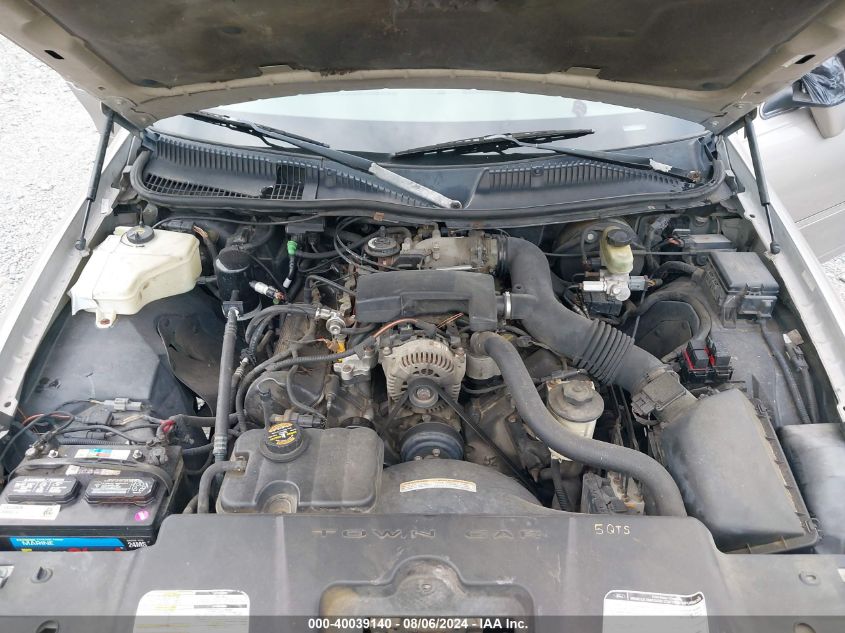 1999 Lincoln Town Car Executive VIN: 1LNHM81W5XY701813 Lot: 40039140