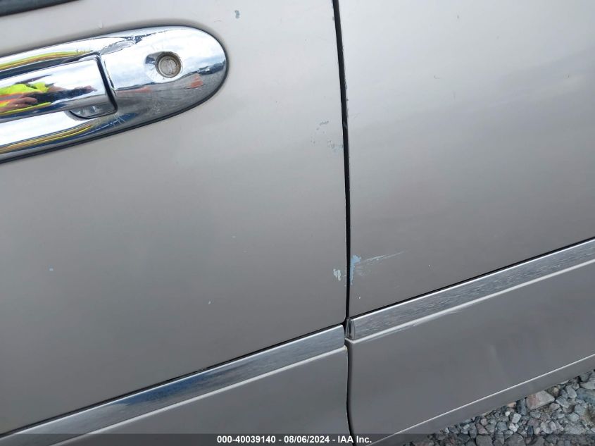 1999 Lincoln Town Car Executive VIN: 1LNHM81W5XY701813 Lot: 40039140