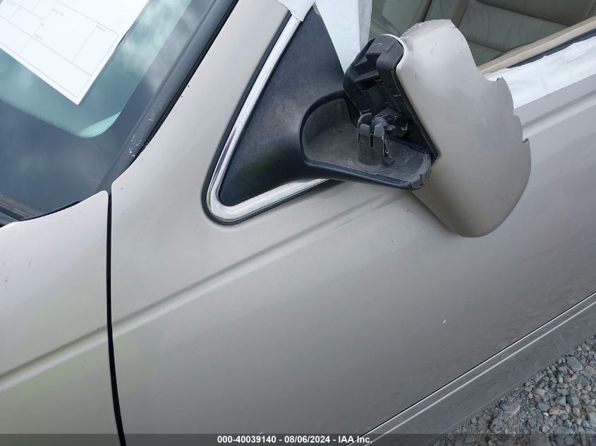 1999 Lincoln Town Car Executive VIN: 1LNHM81W5XY701813 Lot: 40039140