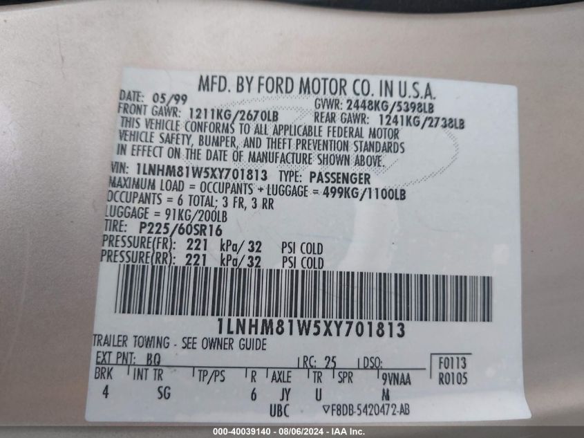 1999 Lincoln Town Car Executive VIN: 1LNHM81W5XY701813 Lot: 40039140