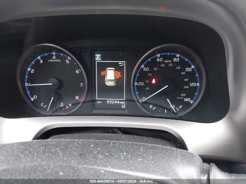 JTMBFREV5HJ110905 2017 Toyota Rav4 Le