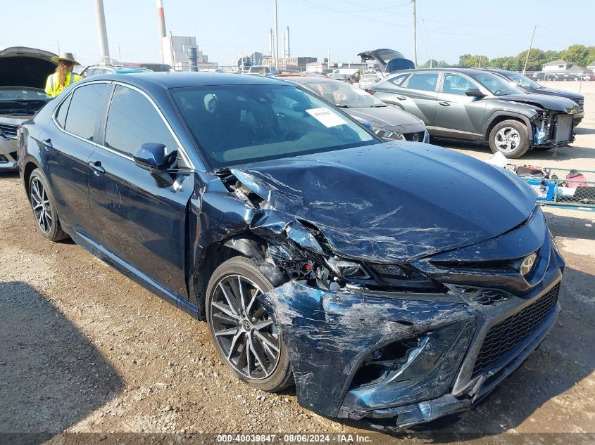 4T1G11AK1MU446315 2021 TOYOTA CAMRY - Image 1