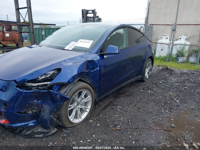 2022 Tesla Model Y Long Range Dual Motor All-Wheel Drive VIN: 7SAYGDEE8NA011685 Lot: 40040297