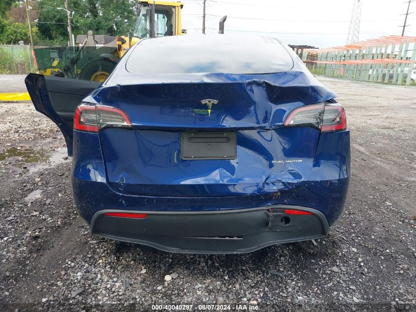 2022 Tesla Model Y Long Range Dual Motor All-Wheel Drive VIN: 7SAYGDEE8NA011685 Lot: 40040297