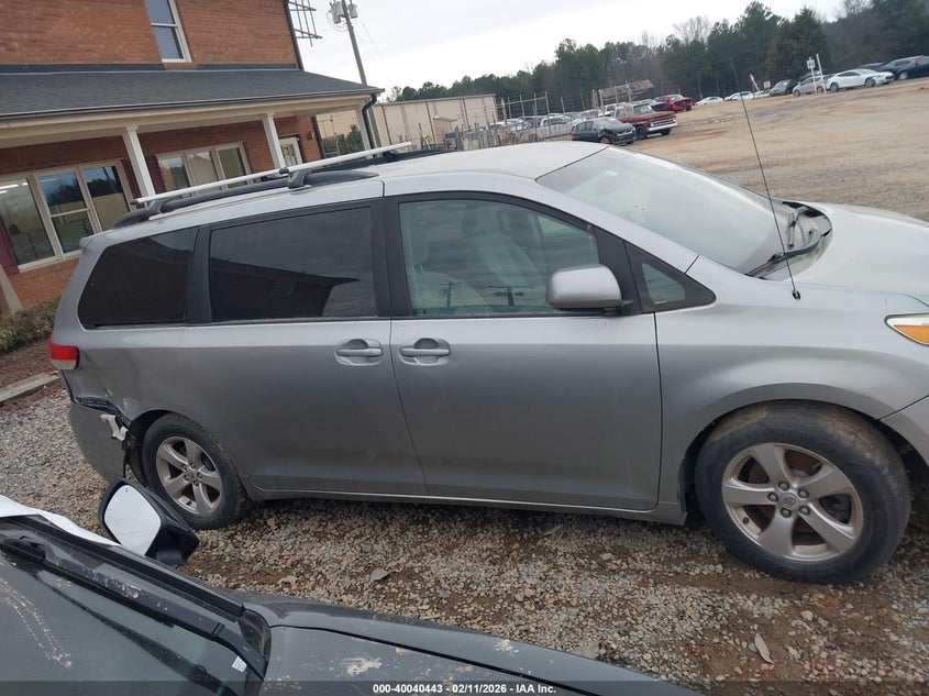 2011 Toyota Sienna Le V6 VIN: 5TDKK3DC8BS078034 Lot: 40040443