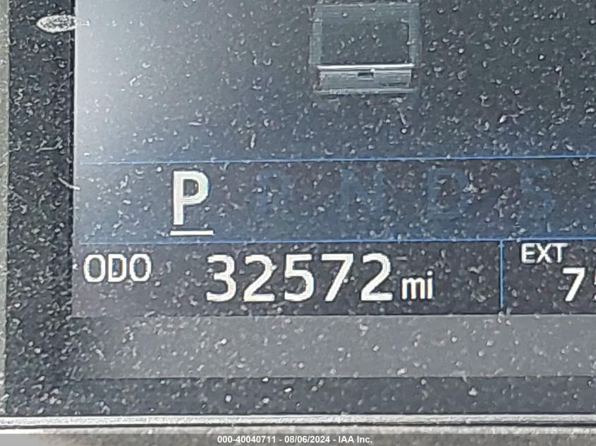 2017 Toyota Tundra Sr5 5.7L V8 VIN: 5TFUY5F1XHX615617 Lot: 40040711