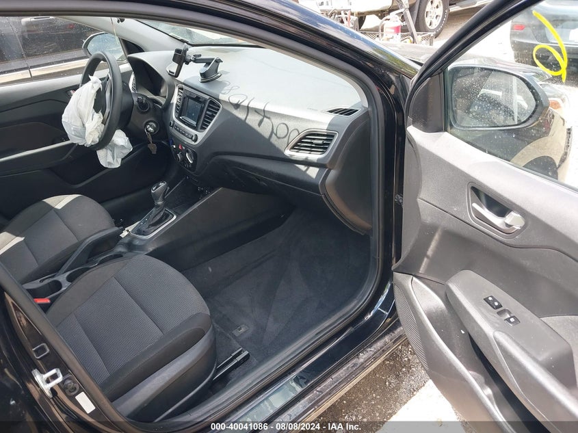 VIN 3KPC24A34KE047131 2019 HYUNDAI ACCENT SE