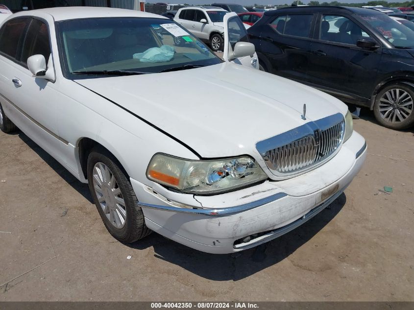 2005 Lincoln Town Car Signature VIN: 1LNHM81W95Y644156 Lot: 40042350