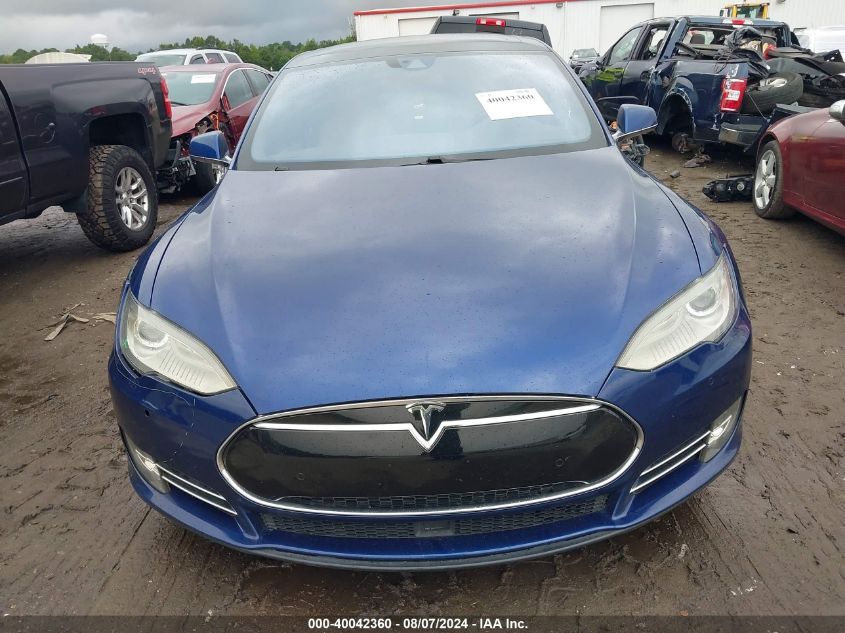 2016 Tesla Model S 60D/70D/75D/85D/90D VIN: 5YJSA1E22GF122361 Lot: 40042360