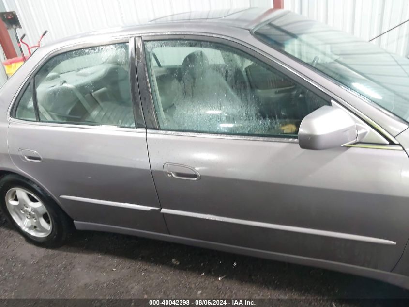 2000 Honda Accord 3.0 Ex VIN: 1HGCG1659YA026847 Lot: 40042398