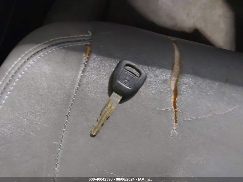 2000 Honda Accord 3.0 Ex VIN: 1HGCG1659YA026847 Lot: 40042398