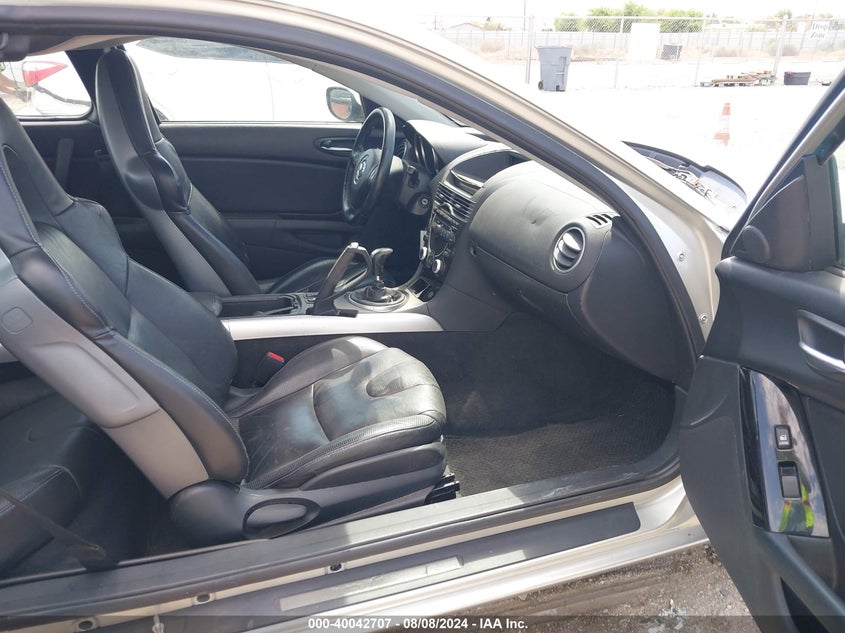 2004 Mazda Rx-8 6 Speed Manual/Sport Automatic VIN: JM1FE173240106439 Lot: 40042707