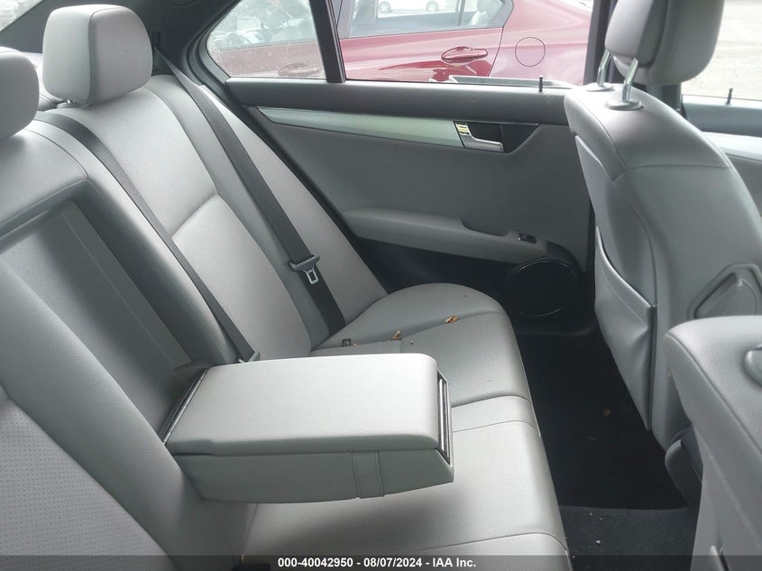 2008 Mercedes-Benz C 300 Luxury 4Matic/Sport 4Matic VIN: WDDGF81X18F144629 Lot: 40042950