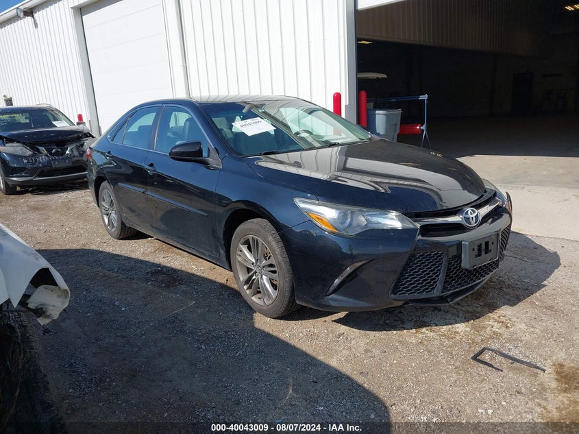 2016 TOYOTA CAMRY