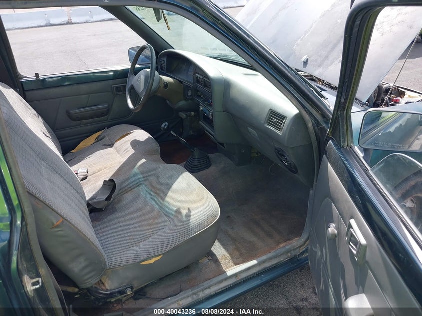 1994 Toyota Pickup 1/2 Ton Short Wheelbase VIN: JT4RN81A0R5189585 Lot: 40043236