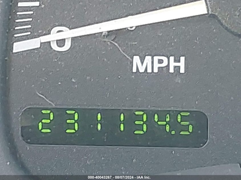 2000 Lincoln Navigator VIN: 5LMPU28A8YLJ00197 Lot: 40043267