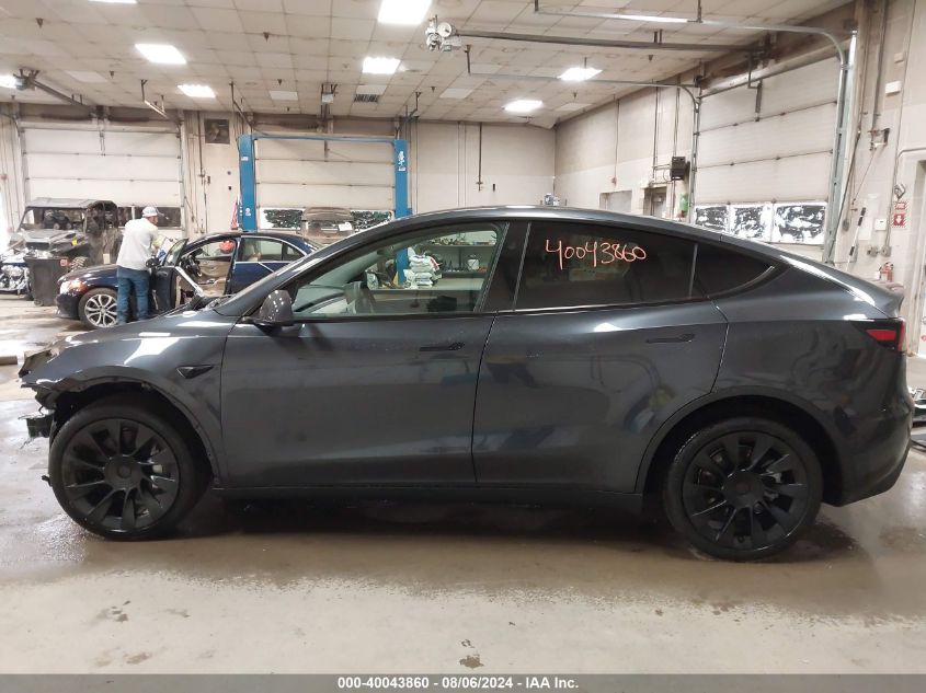 2024 TESLA MODEL Y LONG RANGE DUAL MOTOR ALL-WHEEL DRIVE - 7SAYGDEE6RA276840