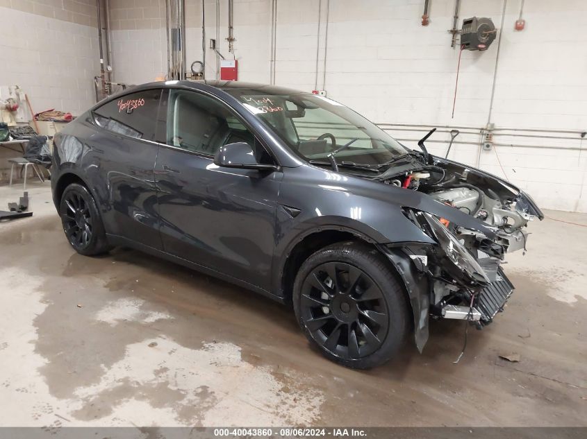 2024 TESLA MODEL Y LONG RANGE DUAL MOTOR ALL-WHEEL DRIVE - 7SAYGDEE6RA276840