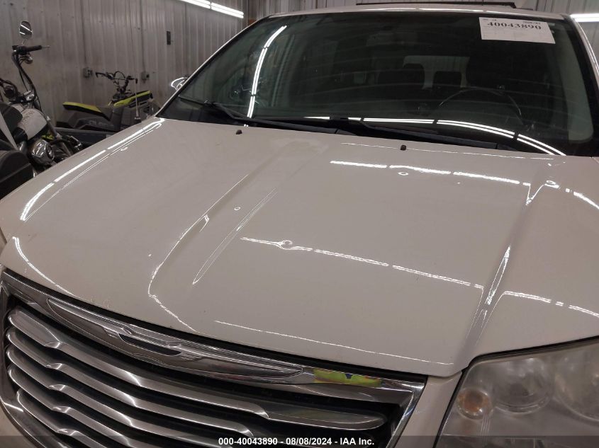 2A4RR8DGXBR704793 2011 Chrysler Town & Country Touring-L