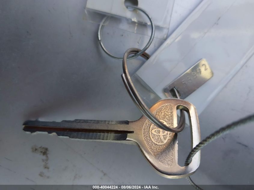 2005 Toyota Camry Le VIN: 4T1BE32K95U566163 Lot: 40044224