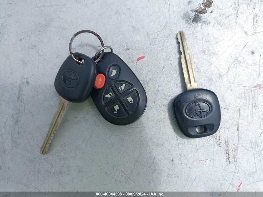 2004 Toyota Sienna Xle Limited VIN: 5TDBA22C34S010422 Lot: 40044398