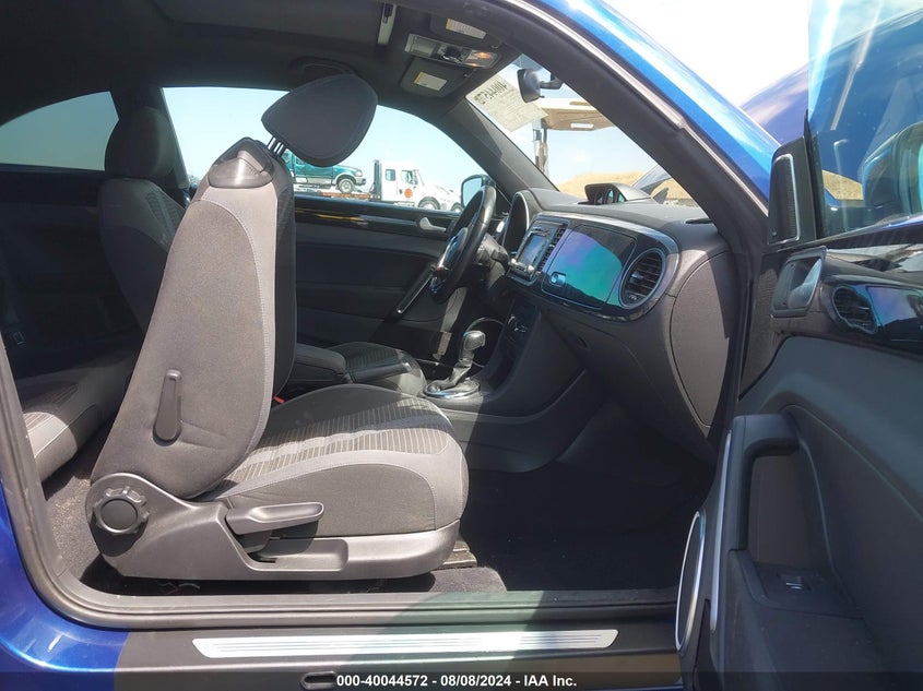 2013 VOLKSWAGEN BEETLE 2.0T TURBO - 3VWVA7AT9DM621256