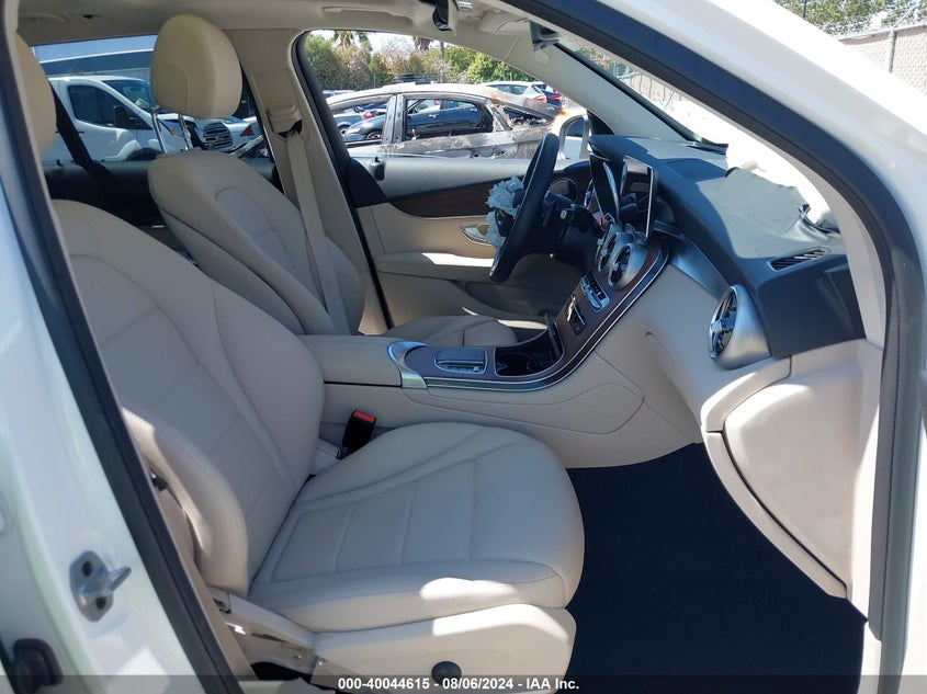 2022 MERCEDES-BENZ GLC 300 SUV - W1N0G8DB4NV388021