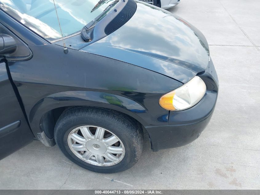 2007 Chrysler Town & Country VIN: 1A4GJ45R77B120493 Lot: 40044713